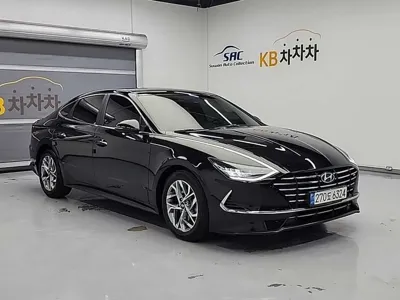 Hyundai Sonata 2020, 126000 км, за 8467.9 USD