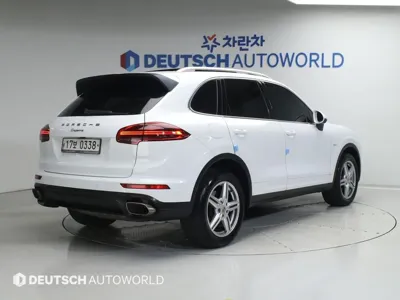 Porsche Cayenne 2016, 152469 км, за 15406.61 USD