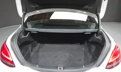 Mercedes-Benz C-Class 2019, 87318 км, за 16195.15 USD - фото 20
