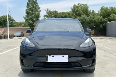 Tesla Model Y 2023, 42000 км, за 30461 USD
