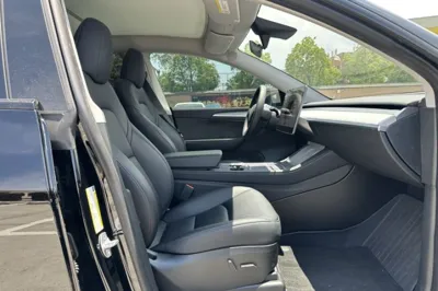 Tesla Model Y 2023, 42000 км, за 30461 USD - фото 22