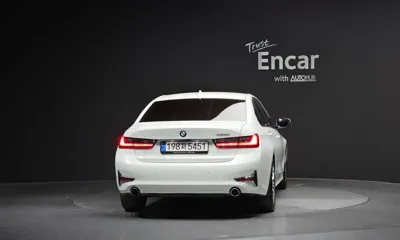 BMW 3-Series 2022, 62455 км, за 18942.39 USD