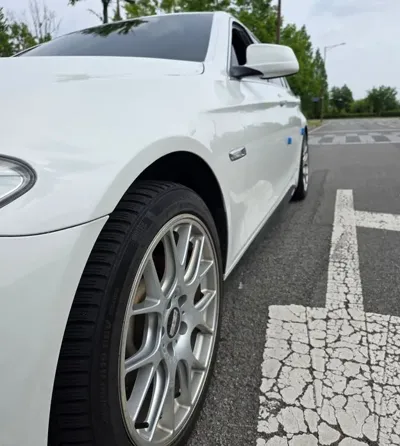 BMW 5-Series 2013, 237000 км, за 5525.58 USD