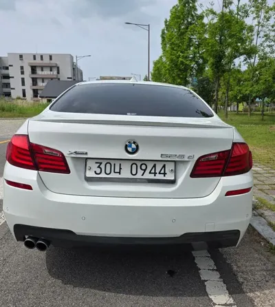 BMW 5-Series 2013, 237000 км, за 5525.58 USD