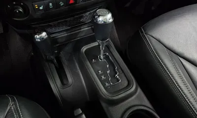 Jeep Wrangler 2017, 66246 км, за 16446.72 USD - фото 9