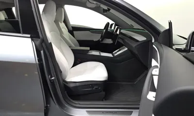 Tesla Model Y 2025, 9994 км, за 48247.34 USD - фото 11