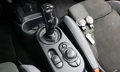 MINI Cooper 2024, 16211 км, за 23455.56 USD - фото 9