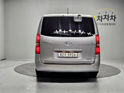 Hyundai Starex 2021, 175636 км, за 8205.33 USD