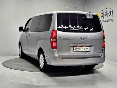 Hyundai Starex 2021, 175636 км, за 8205.33 USD