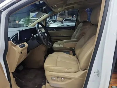 Buick GL8 2020, 82000 км, за 21809.24 USD