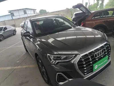 Audi Q3 2020, 66000 км, за 13036.83 USD