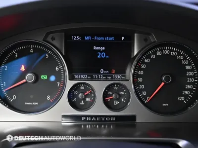 Volkswagen Phaeton 2013, 163913 км, за 7807.51 USD - фото 8