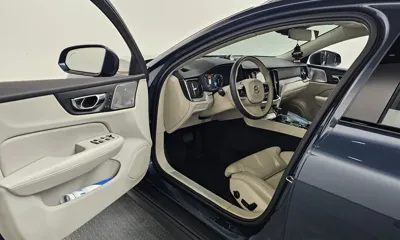 Volvo V60 2020, 44901 км, за 16539.68 USD - фото 10