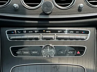 Mercedes-Benz E-Class 2020, 100000 км, за 27965.61 USD - фото 15