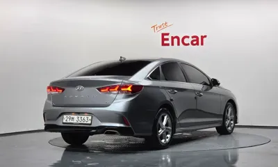 Hyundai Sonata 2018, 86378 км, за 8074.04 USD