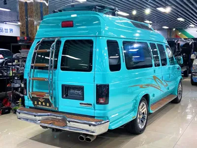 Ford E350 2015, 100000 км, за 24719.94 USD