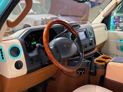 Ford E350 2015, 100000 км, за 24719.94 USD - фото 8