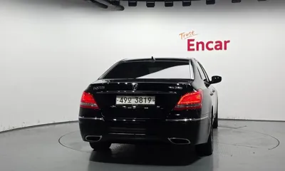 Hyundai Equus 2012, 125649 км, за 3218.6 USD