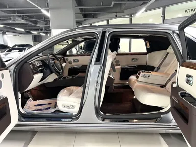 Rolls-Royce Ghost 2019, 21600 км, за 177351.48 USD - фото 10