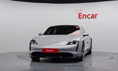 Porsche Taycan 2021, 11303 км, за 79470.13 USD