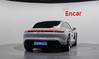 Porsche Taycan 2021, 11303 км, за 79470.13 USD