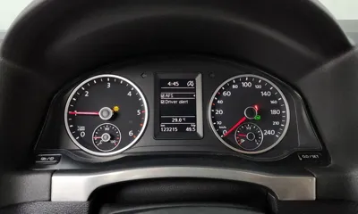 Volkswagen Tiguan 2015, 123215 км, за 5204.27 USD - фото 8