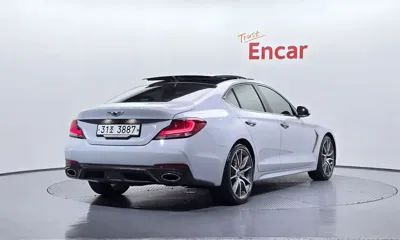 Genesis G70 2018, 69072 км, за 15926.67 USD