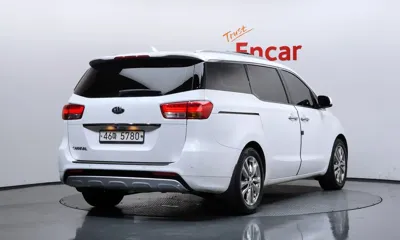 Kia Canival 2018, 101121 км, за 8013.03 USD