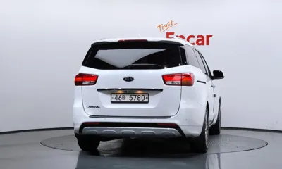 Kia Canival 2018, 101121 км, за 8013.03 USD
