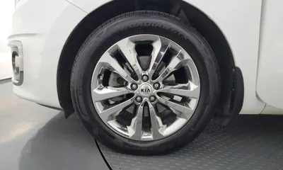 Kia Canival 2018, 101121 км, за 8013.03 USD