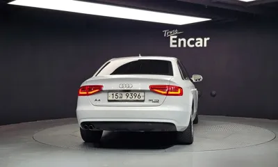 Audi A4 2015, 143326 км, за 5397.35 USD