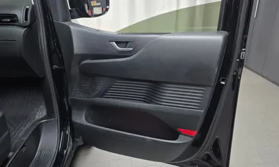 Hyundai Staria 2023, 69052 км, за 18307.73 USD - фото 25
