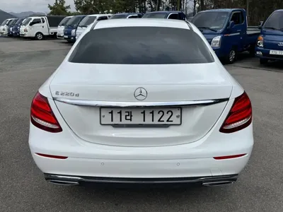 Mercedes-Benz E-Class 2017, 111396 км, за 14113.17 USD