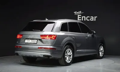 Audi Q7 2016, 137354 км, за 16459.56 USD