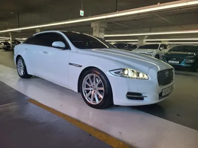 Jaguar XJ 2013, 41744 км, за 10596.02 USD
