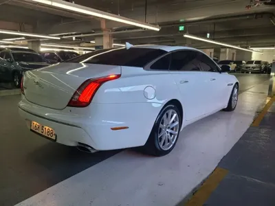 Jaguar XJ 2013, 41744 км, за 10596.02 USD