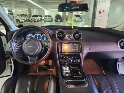 Jaguar XJ 2013, 41744 км, за 10596.02 USD - фото 10