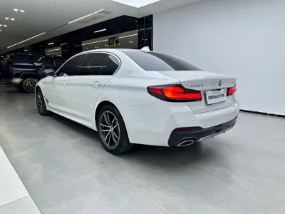 BMW 5 Series 2023, 37000 км, за 32194.78 USD