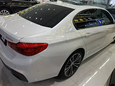 BMW 5 Series 2019, 58600 км, за 22071.91 USD