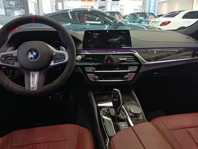 BMW 5 Series 2019, 58600 км, за 22071.91 USD - фото 12