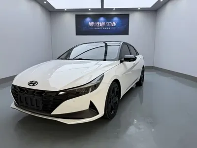 Hyundai Elantra · 2022 год
