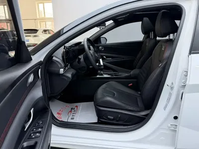 Hyundai Elantra 2022, 67000 км, за 11492.72 USD - фото 7