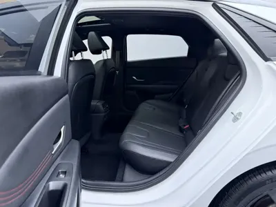 Hyundai Elantra 2022, 67000 км, за 11492.72 USD - фото 9