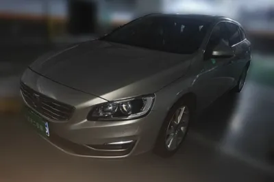 Volvo V60 · 2017 год