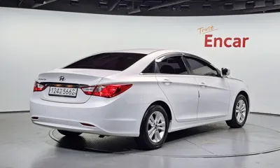 Hyundai Sonata 2012, 176619 км, за 1897.07 USD