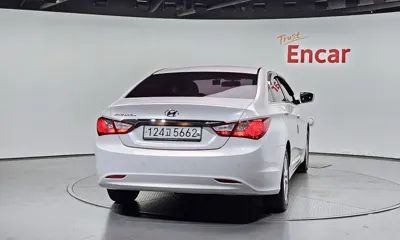 Hyundai Sonata 2012, 176619 км, за 1897.07 USD