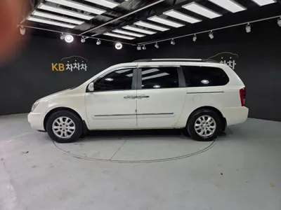 Kia Canival 2010, 195515 км, за 1916.09 USD