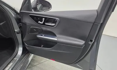 Mercedes-Benz C-Class 2022, 65421 км, за 27935.13 USD - фото 24