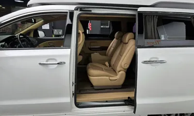 Kia Canival 2018, 71684 км, за 13809.05 USD - фото 12