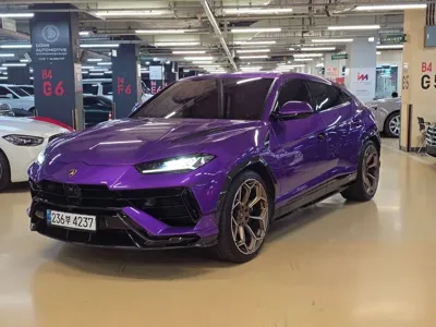 Lamborghini Urus 2023, 16600 км, за 246254.2 USD
